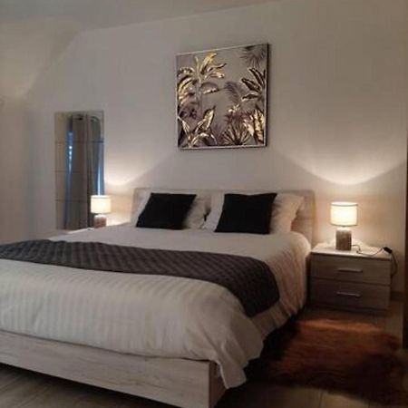 Maison De Campagne En Pierre Bleue-Wifi Et Parking Bousignies-sur-Roc 외부 사진